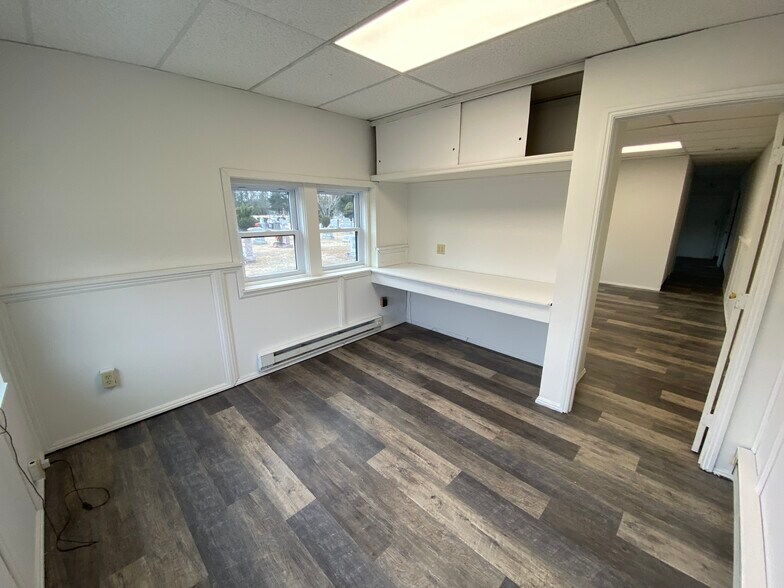 More Photos Of 137 Overlook Rd, Poughkeepsie Warehouse For Lease