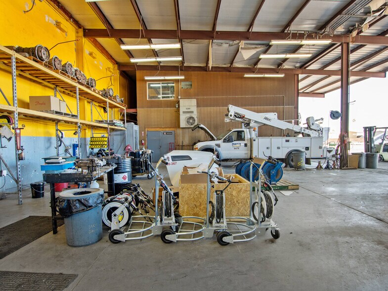 More Photos Of 2560 E Main St, Mesa Freestanding For Sale