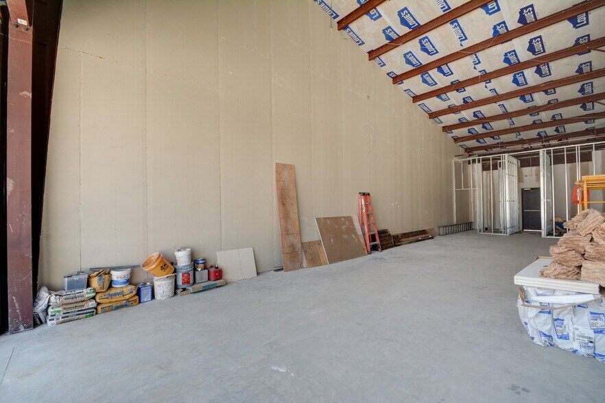 More Photos Of 2209 Blalock Rd, Houston Freestanding For Lease