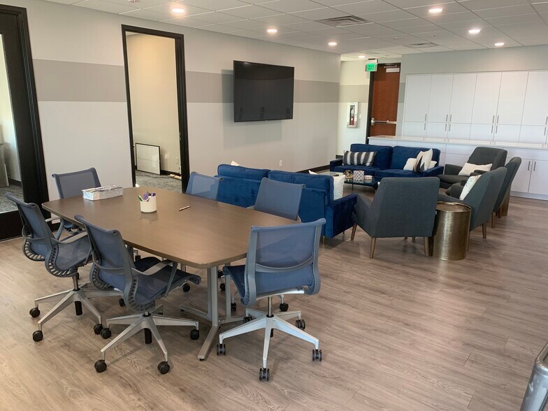 More Photos Of 808 W Eisenhower Blvd, Loveland Office For Lease