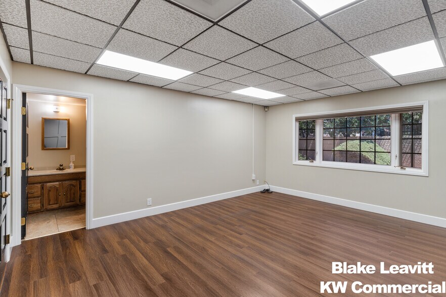 More Photos Of 510 S 9th St, Las Vegas Office For Sale