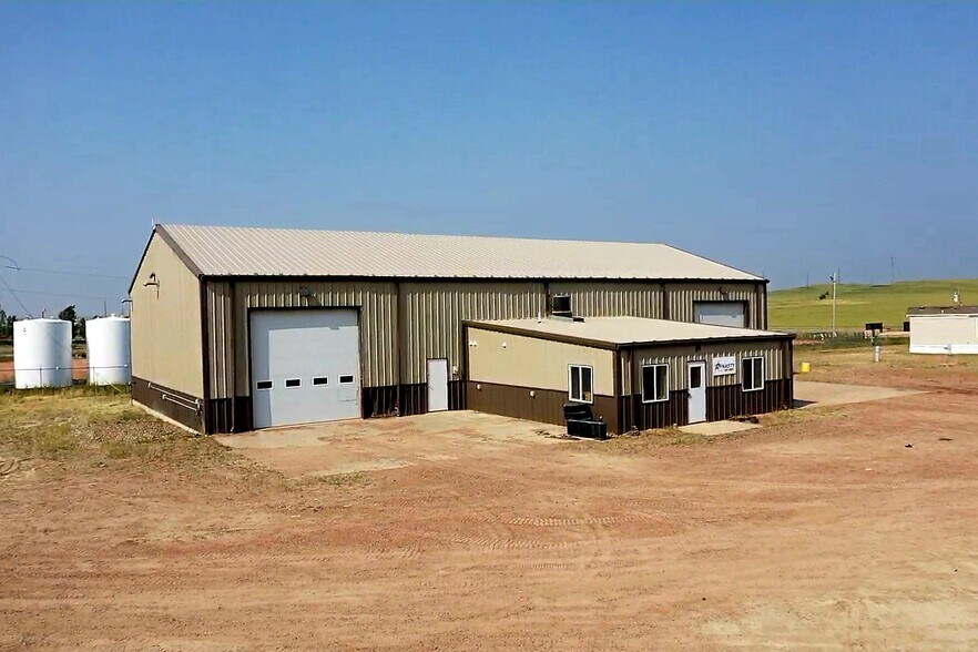 More Photos Of 2516 132nd C NW Ave, Arnegard Warehouse For Sale