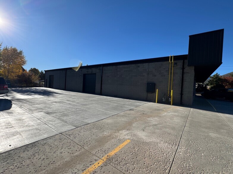 More Photos Of 2463 N Walgreens St, Flagstaff Warehouse For Lease