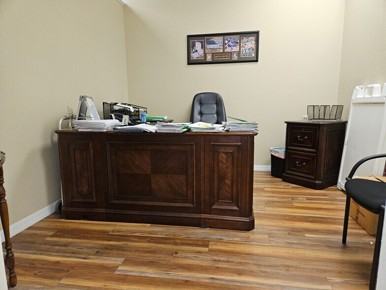 More Photos Of 3990 E SR 44, Wildwood Coworking Space