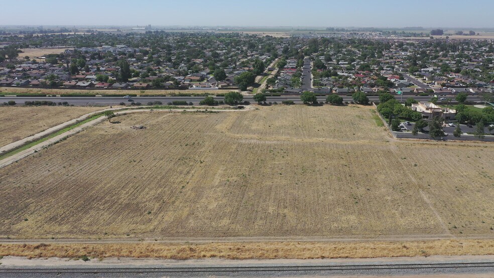 More Photos Of Highway 198 Hwy @ 12th Street, Hanford Land For Sale