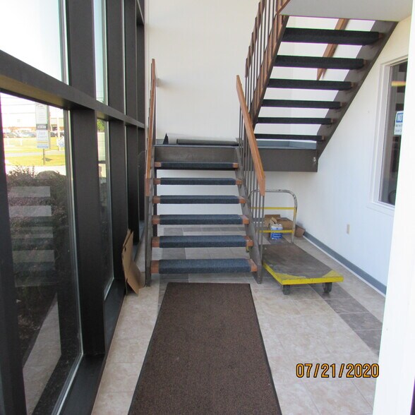 More Photos Of 457 Diller Ave, New Holland Warehouse For Lease