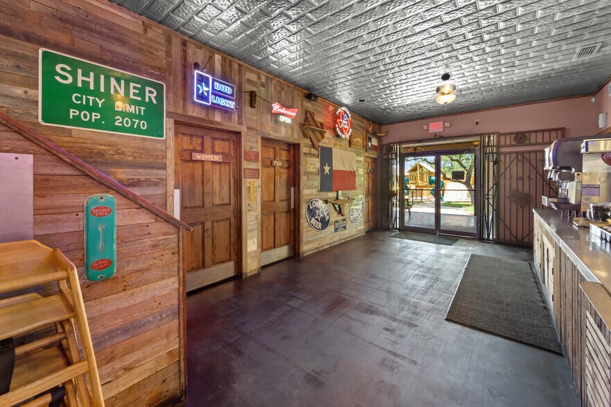 More Photos Of 12910 US Highway 281 N, Spring Branch Restaurant For Sale