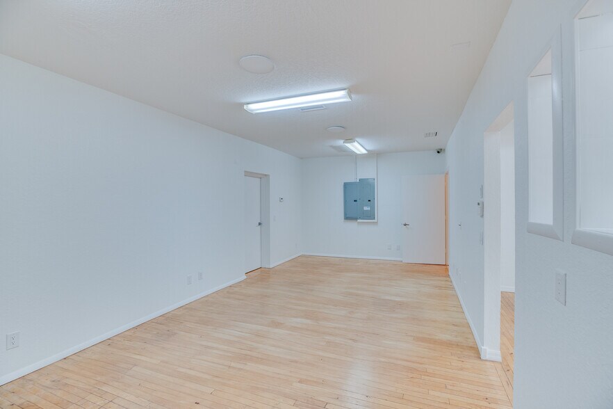 More Photos Of 840 19th St, Vero Beach Office For Lease