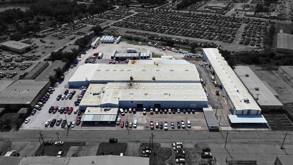 More Photos Of 5936 Eden Dr, Haltom City Warehouse For Sale