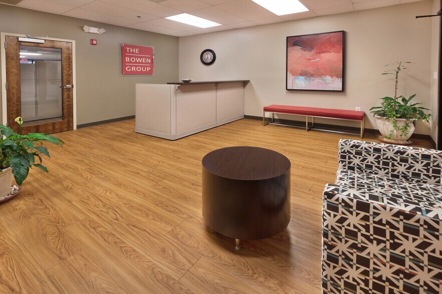 More Photos Of 10 Center St, Stafford Office For Lease