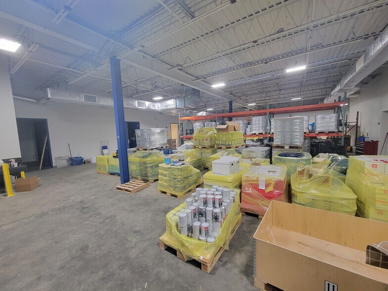 More Photos Of 32 Hampshire Rd, Salem Research And Development For Lease