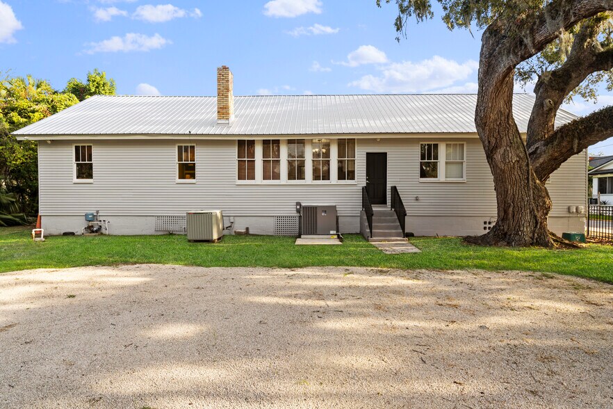 More Photos Of 19 Riberia St, Saint Augustine Office For Sale