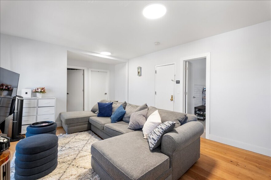 More Photos Of 97 Waverly St, Yonkers Apartments For Sale