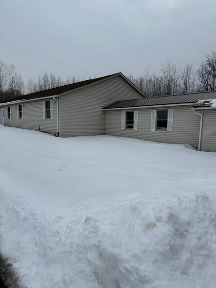 More Photos Of 6300 W Port Bay Rd, Wolcott Storefront For Lease