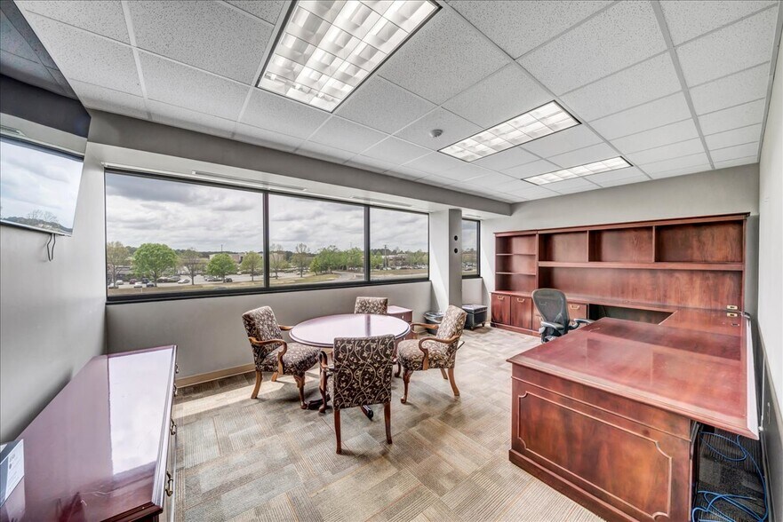 More Photos Of 4885 Riverside Dr, Macon-Bibb Office For Sale