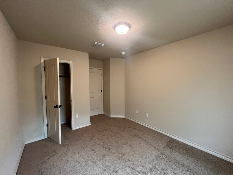 More Photos Of 6306 Luglio Ln, San Antonio Apartments For Sale