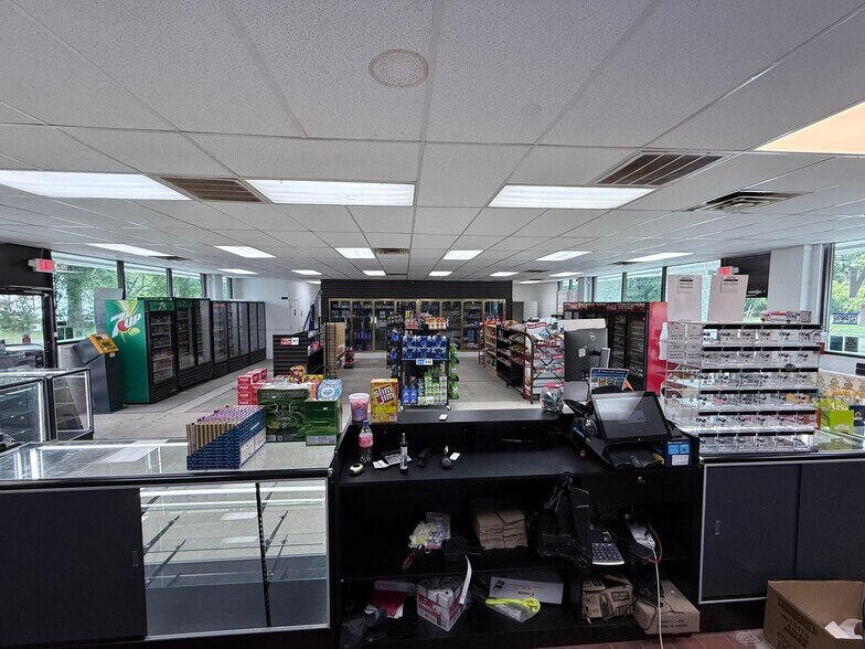More Photos Of 6861 S Highland Blvd, Grifton General Retail For Lease