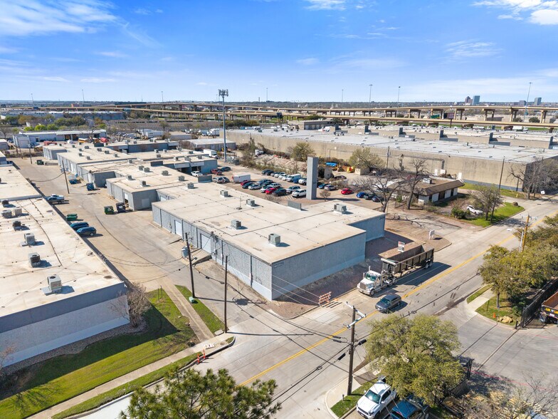 More Photos Of 2474 Manana Dr, Dallas Warehouse For Lease