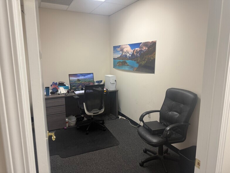 More Photos Of 611-617 Salt Lick Rd, Saint Peters Office For Lease