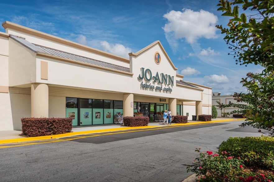 More Photos Of 7400 Abercorn St, Savannah Unknown For Lease