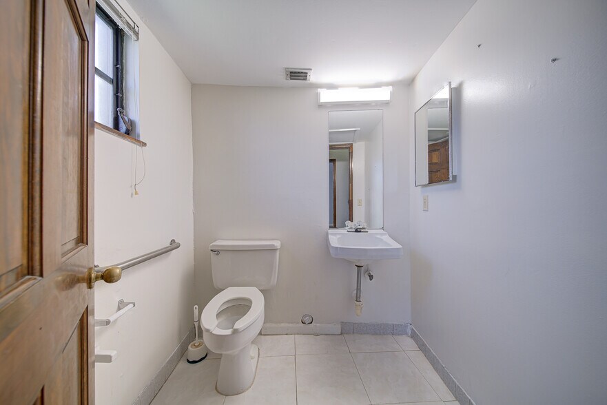 More Photos Of 9245 SW 158th Ln, Miami Office For Lease