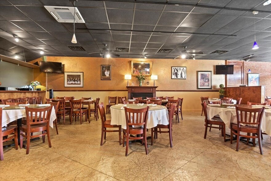 More Photos Of 201 Laurel St, Conway Restaurant For Sale