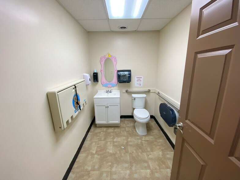 More Photos Of 505 Highway 49 N, Byron Flex For Sale