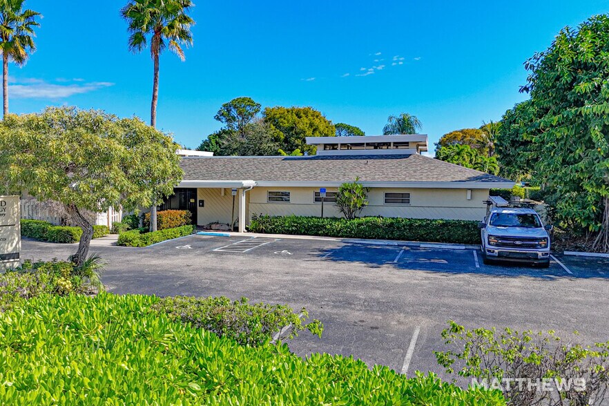 Primary Photo Of 2620 S Seacrest Blvd, Boynton Beach Medical For Sale