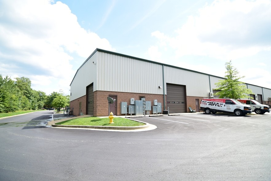 More Photos Of 70 Industrial Park Dr, Waldorf Warehouse For Sale