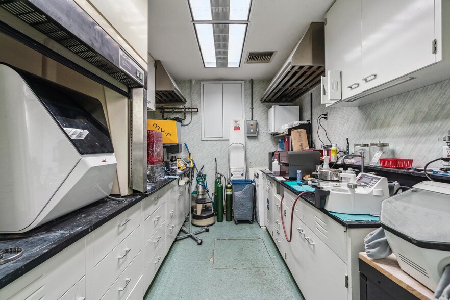 More Photos Of 1802 San Miguel Dr, Walnut Creek Medical For Sale