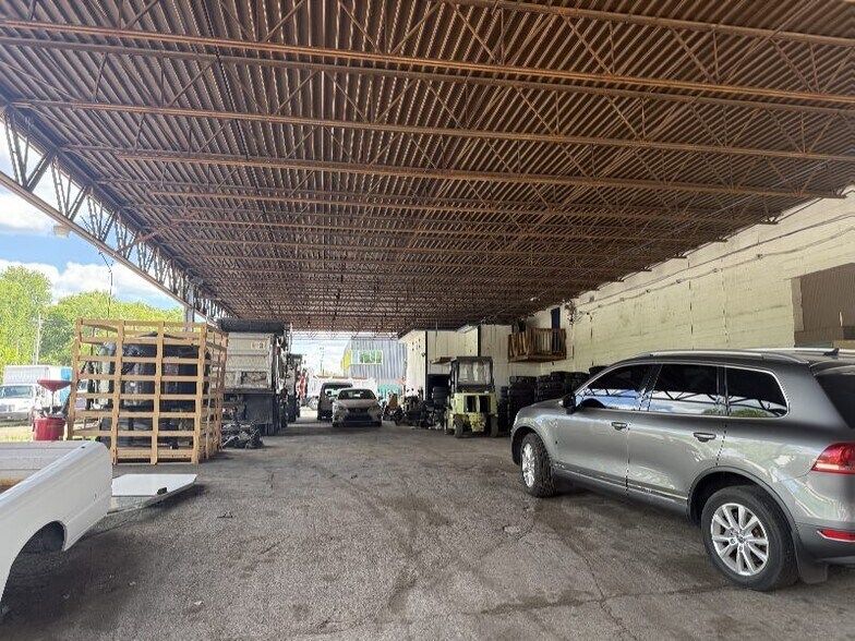 More Photos Of 9260 W Florissant Ave, Saint Louis Auto Repair For Sale