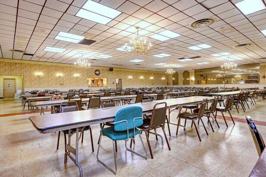 More Photos Of 560 Woodward Ave, New Haven Flex For Sale