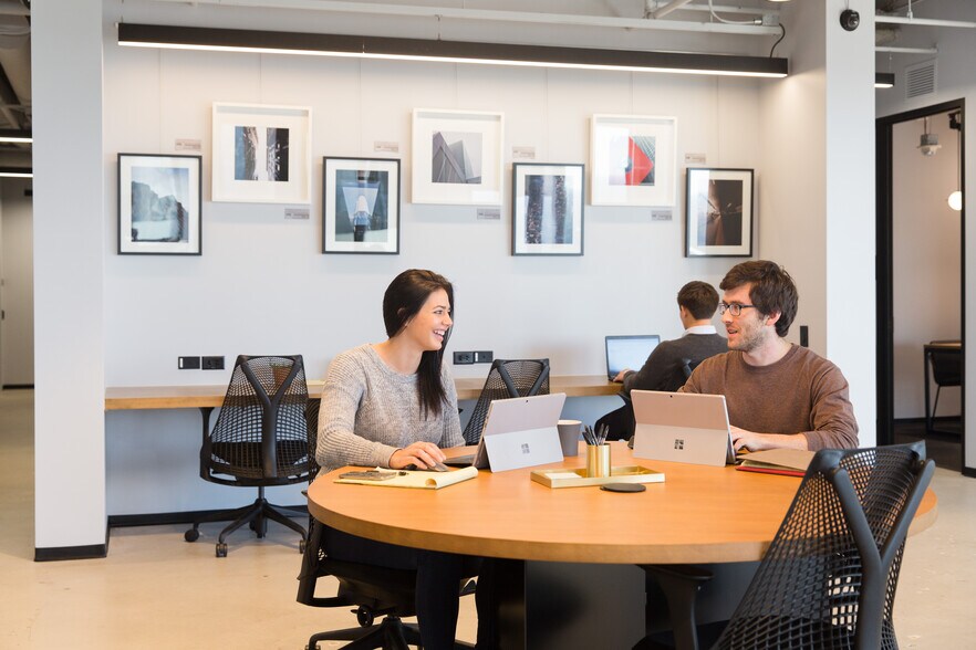 More Photos Of 101 S Tryon St, Charlotte Office Residential For Lease