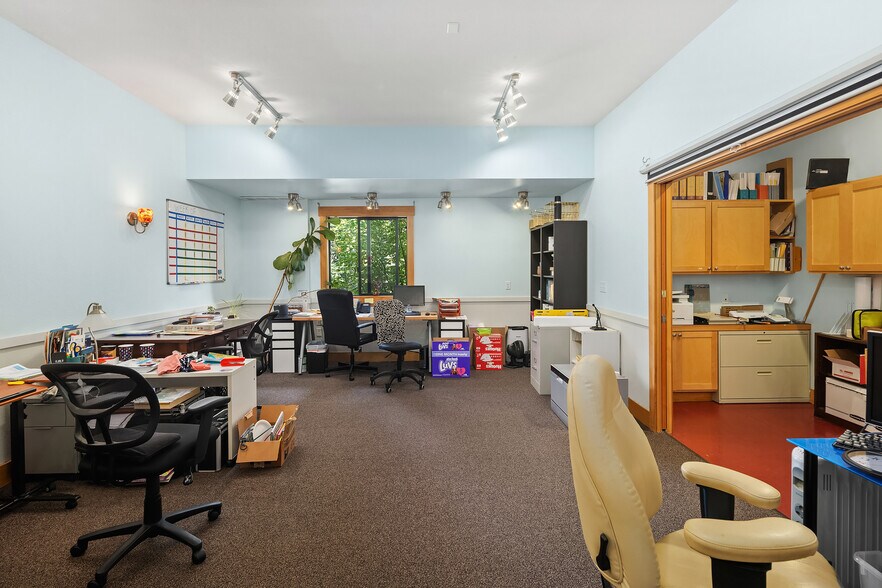 More Photos Of 9822 SW Gorsuch Rd, Vashon Flex For Sale