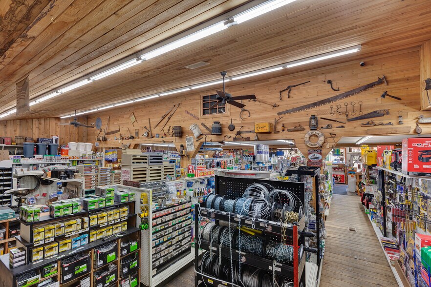 More Photos Of 6210 W Maine St, Spirit Lake Freestanding For Sale