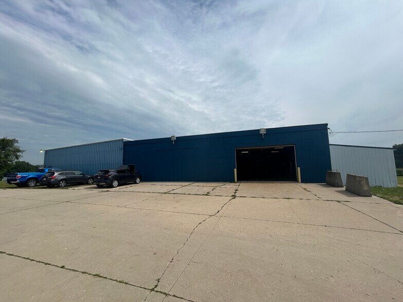 More Photos Of 312 Portland Rd, Waterloo Industrial For Lease