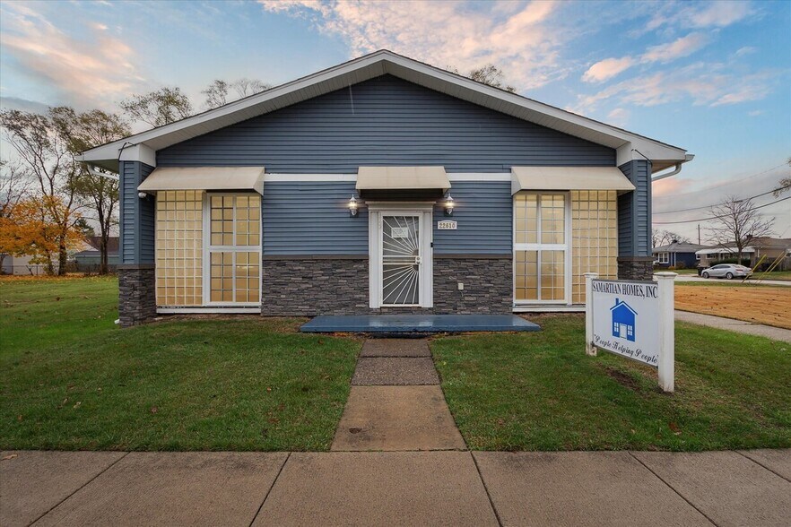 More Photos Of 22610 Rosewood St, Oak Park Office Residential For Sale