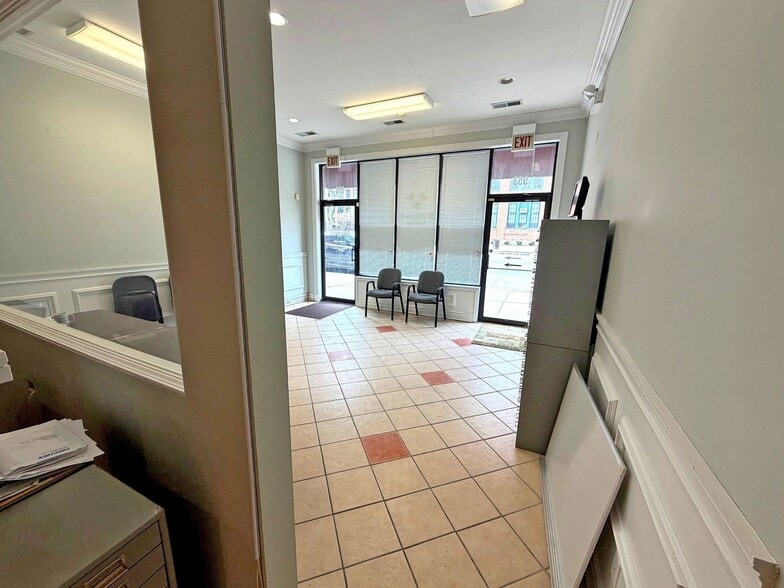 More Photos Of 953 N Ashland Ave, Chicago Storefront Retail Residential For Sale