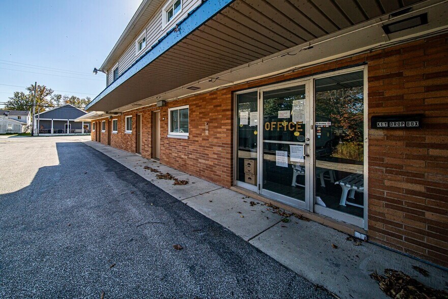 More Photos Of 5225 Old Lake Rd, Geneva Hotel For Sale