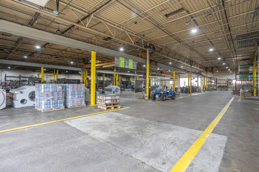 More Photos Of 4700 S Edgewood Ter, Fort Worth Distribution For Sale