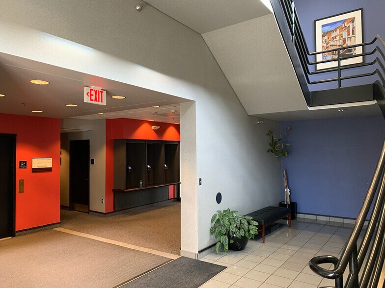 More Photos Of 11340 Blondo St, Omaha Loft Creative Space For Lease