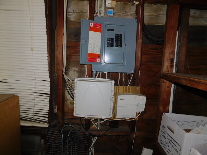 More Photos Of 448 Manville Rd, Pleasantville Office Residential For Sale