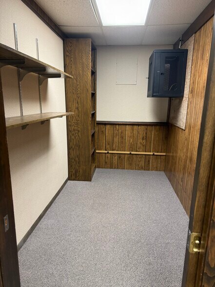More Photos Of 424 E Mill Ave, Pelican Rapids Office For Lease