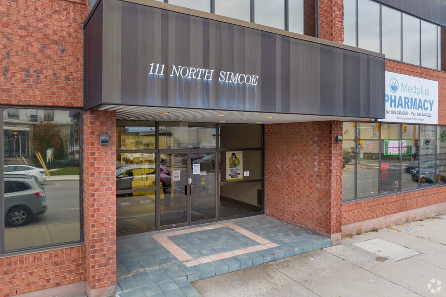 More Photos Of 111 Simcoe St N, Oshawa Office For Lease