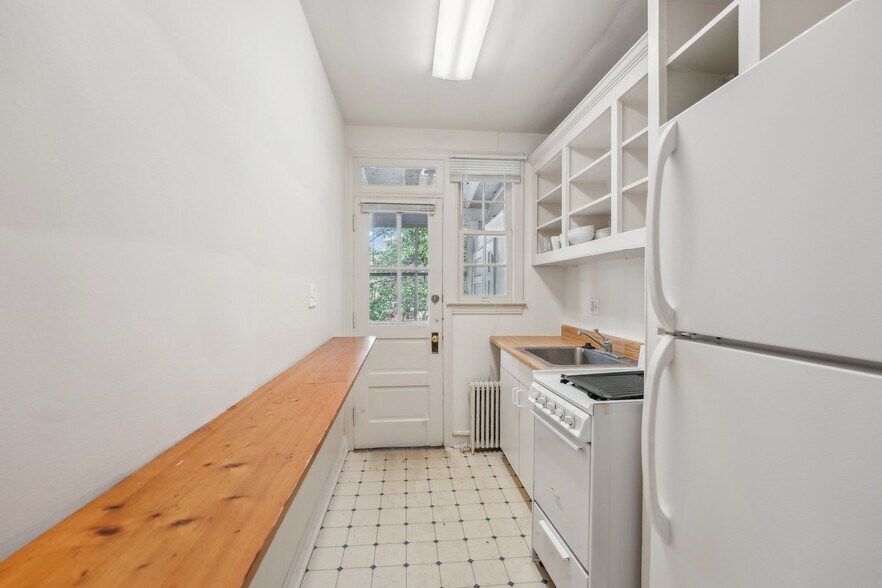More Photos Of 3925 W St Nw, Washington Multifamily For Sale