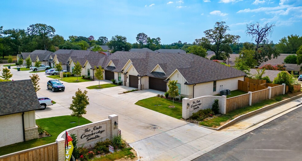 Primary Photo Of 8406 Cambridge Rd, Tyler Apartments For Sale