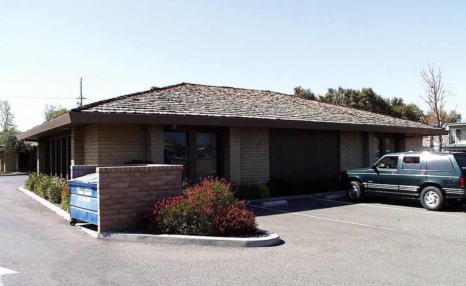 More Photos Of 1150 W Center St, Manteca Office For Lease