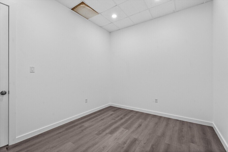 More Photos Of 26605 Cook Field Rd, Katy Light Distribution For Lease