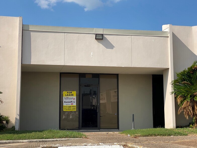 More Photos Of 5855 Sovereign Dr, Houston Office For Lease