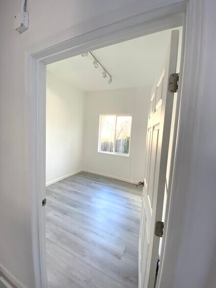 More Photos Of 1461 Church St, San Francisco Office Residential For Lease